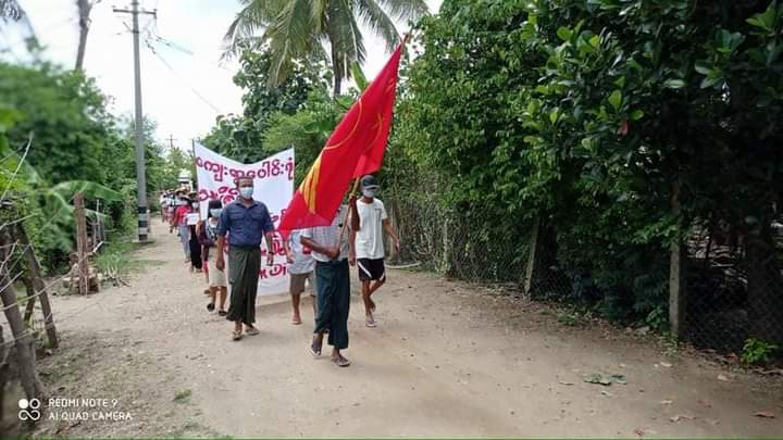 Htoow_A7's tweet photo. 30.8.2021 Locals of northern Salingyi and eastern Yinmarpin Tsp staged a joint protest against Military Dictatorship.

#KyawMoeTunRepresentsMyanmar
#Aug30Coup 
#WhatsHappeningInMyanmar https://t.co/Ii8to11Ytr