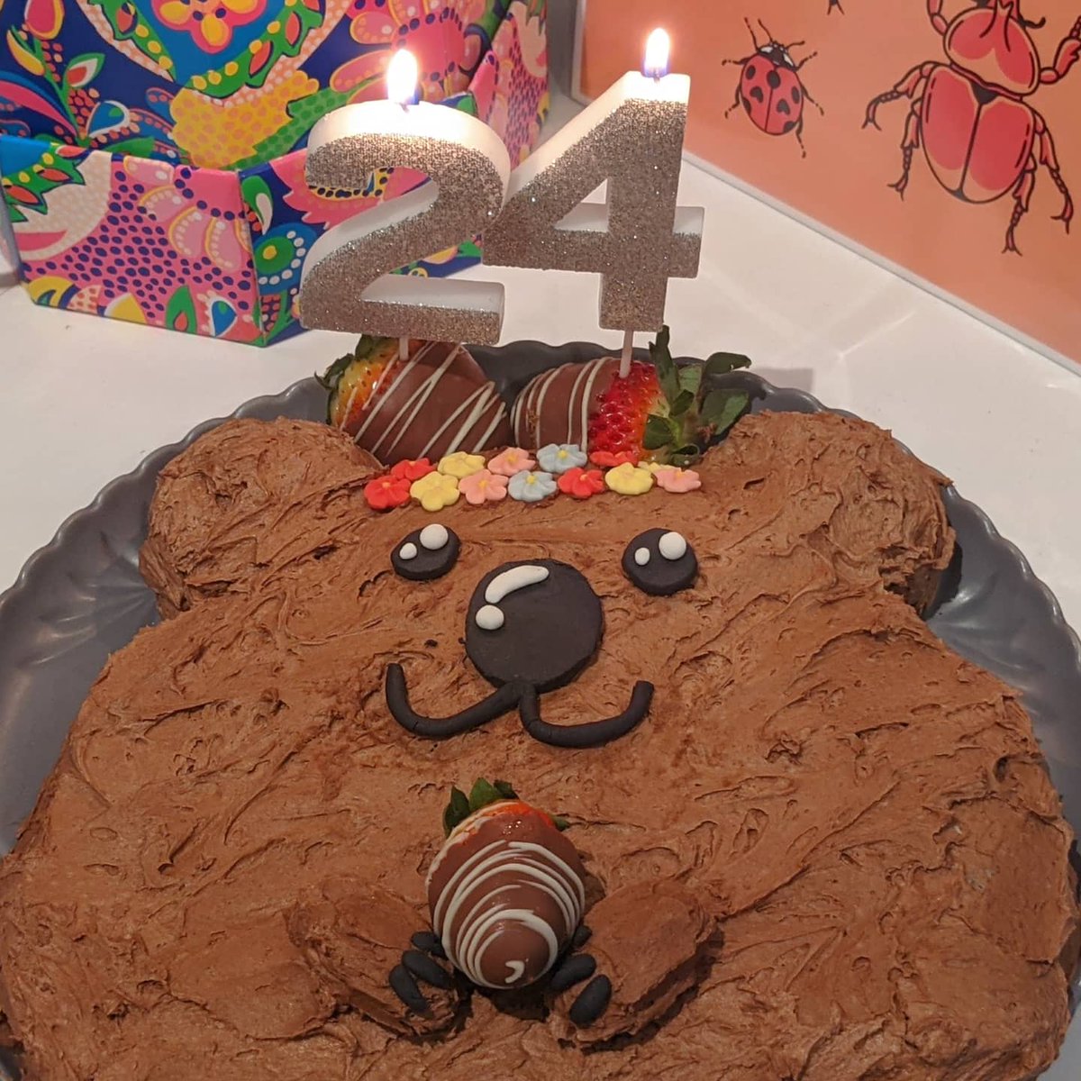 tara_sci's tweet photo. To whom it may delight,

Here's my quokka birthday cake. 

Kindly,
Tara "lockdown birthday #2" Rose 💕 https://t.co/2xin9qtmIw
