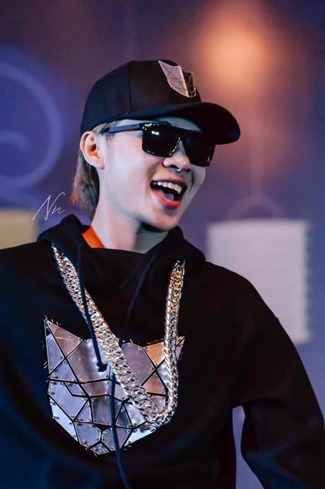 DomMeo1997's tweet photo. LUÔN ĐỒNG HÀNH CÙNG JACK
#JackJ97
#FcDomfamily
#DomluonbenJack
@phuongtuan_j97 
E nắm quá chặc rồi. Đến lúc buôn thôi https://t.co/p2Nps0nSuf