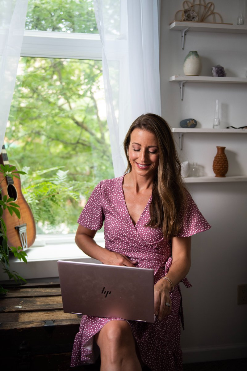 CommsMom's tweet photo. Are you a #CommsMom looking at starting your own business? Or, perhaps you would rather climb the ladder at your current company. Either way, my new program may be for you!
Answer this short questionnaire by 9/15. 4 people will win $25 Target g/c!
https://t.co/58M3oExR3m https://t.co/ywGbxgpTyO
