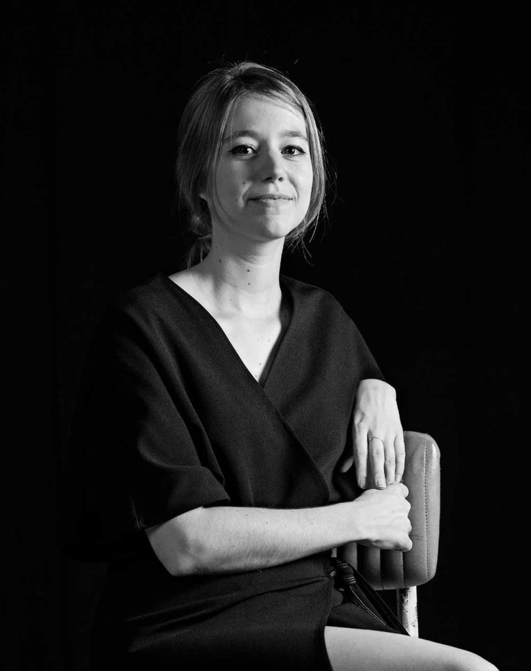 NostromoCom's tweet photo. "El amor es necesario para atravesar el infierno".

@jsdemontfort entrevista a la poeta abulense Ángela Segovia en @TheObjective_es para hablar sobre su última obra #MiPaeseSalvaje, primera piedra de una trilogía que ya están en marcha.

¡Gracias!🤗🙌

https://t.co/zYgwv1iLEs https://t.co/gWUHKGfNUf