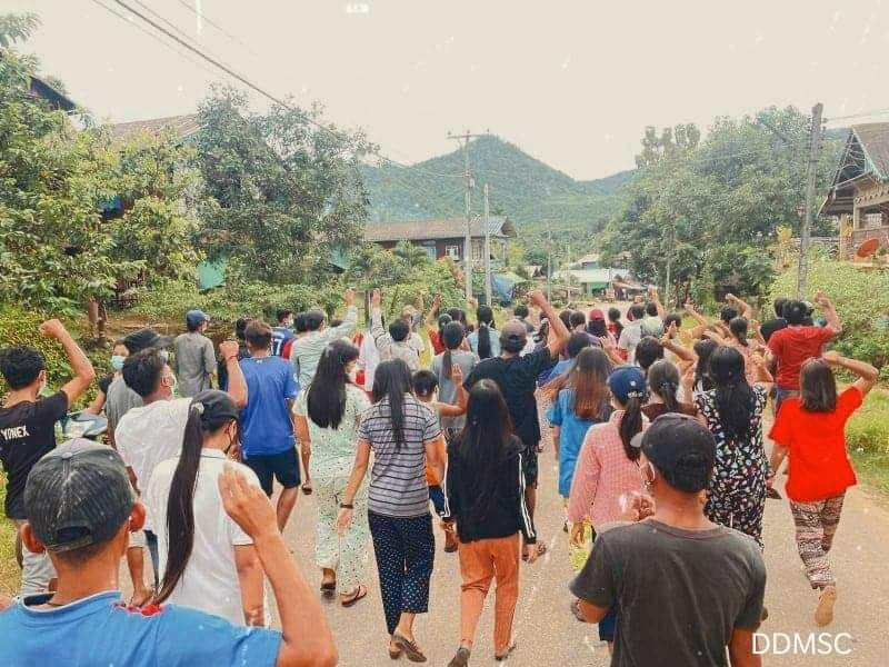 Htoow_A7's tweet photo. Anti-coup strike in Dawei's LaungLon, Tanintharyi Region, despite brutal crackdowns.

#Aug30Coup 
#WhatsHappeningInMyanmar
#KyawMoeTunRepresentsMyanmar https://t.co/B47ptdE1ia