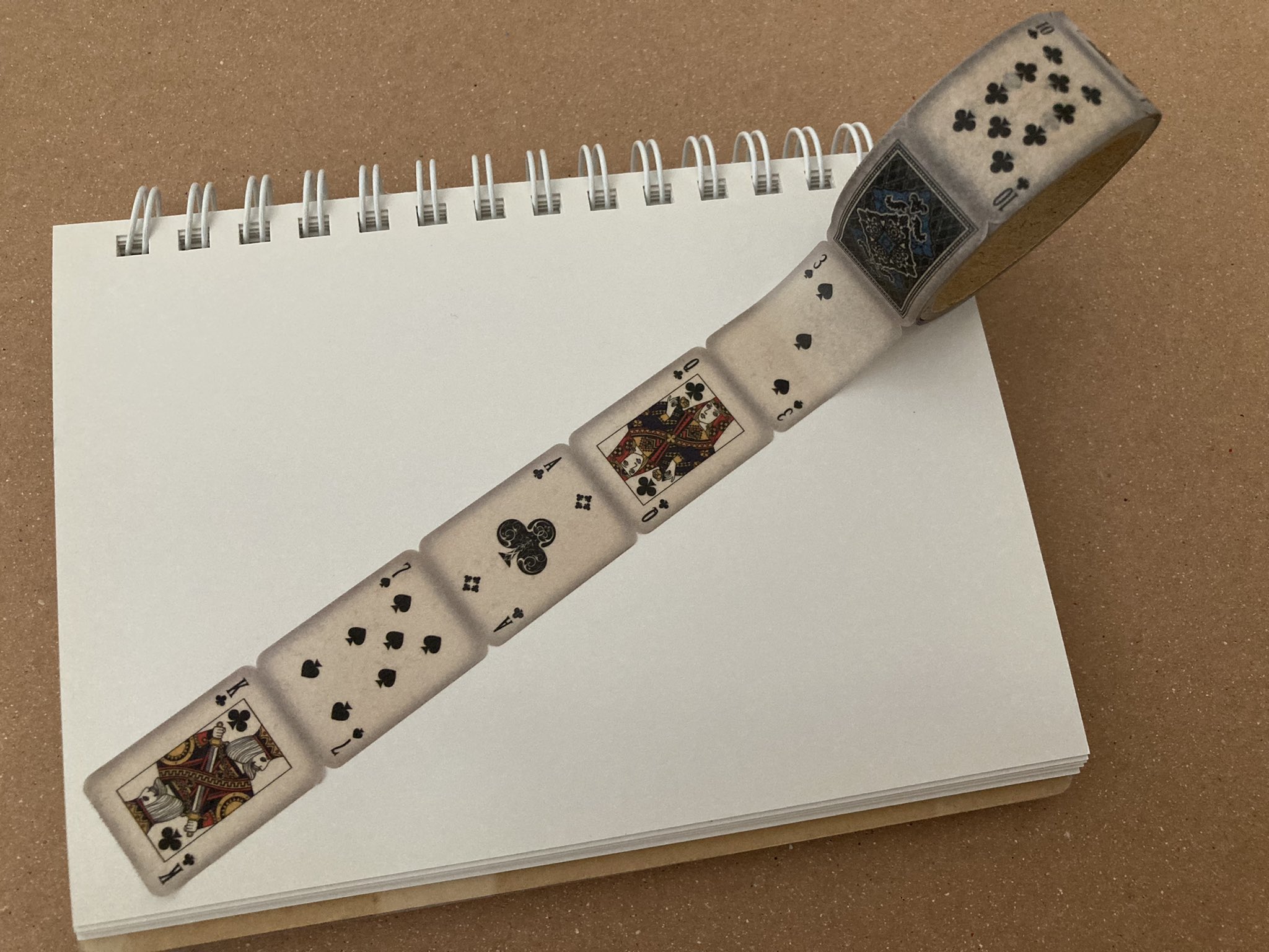 Akane セリア 購入品 アンティーク調の ダイカットマスキングテープ トランプカード ロルバーンの用紙の色とも馴染みます トランプモチーフ好きには大満足の2巻でした セリア Seria マスキングテープ Maskingtape トランプ 文具 100