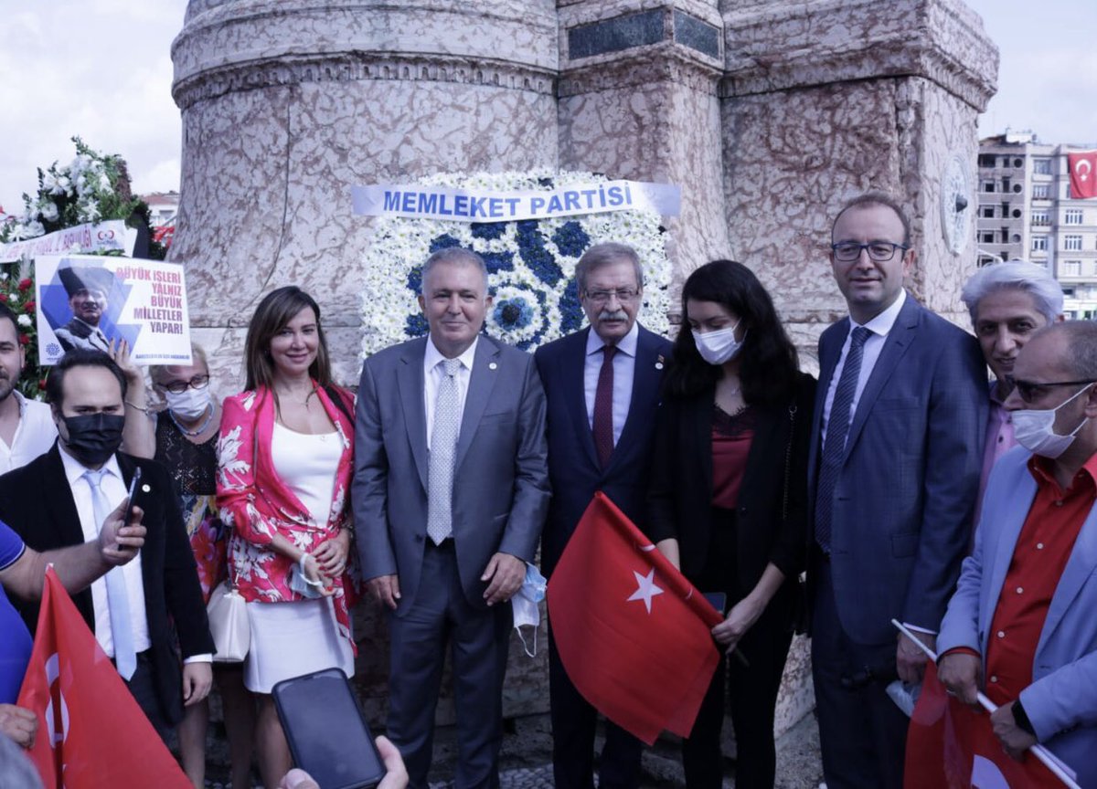 mpbakirkoy's tweet photo. Memleket Partisi Bakırköy İlçe Başkanlığı olarak @memleketistnbul İstanbul İl Başkanlığı’mızla birlikte Taksim Meydanı’nda  30 Ağustos Zafer Bayramı çelenk törenine katıldık  #30 Ağustos #zaferbayramı https://t.co/FS3vECUrLo
