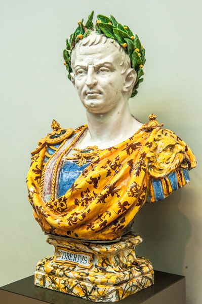 SokolowskiLuk's tweet photo. The emperor Tiberius, by Angelo Minghetti (1822-1885), in the Victoria and Albert Museum.
A shocking example of Victorian taste.
Heard about it in Mary Beard's lecture on "Roman Imperial Portraiture".
The cultural history of a Roman bust.
#RomanPortrait https://t.co/cakROmmZ9o