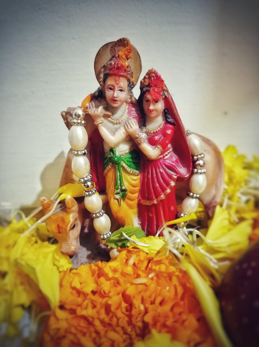 ritesh1kumar20's tweet photo. Jay Shree Radhe Krishna 
#Janmashtami 🙏🏻 https://t.co/jZupcPuw31