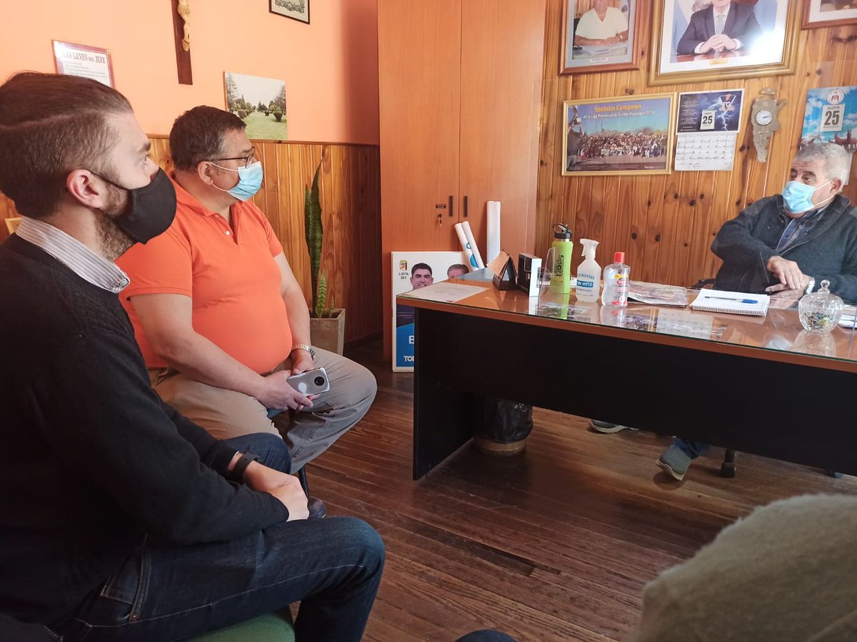 MinisterioCyM's tweet photo. Acompañamos a la empresa @ClaroArgentina en su relevamiento ocular en #Speluzzi y #Ceballos para evaluar las posibilidades técnicas de brindar el servicio de telefonía móvil con el que actualmente no cuentan.

Más información en 👇👇👇
https://t.co/IXJfI2RBe9 https://t.co/rrg5yh3sOA