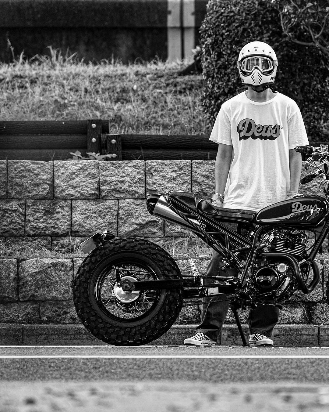 Deus Ex Machina Japan デウス エクス マキナ ジャパン デウス バイク ブックから ドロバチと名付けられたこちらを ご紹介 公式オンライン 浅草限定なので お見逃しなく 懐かしいんじゃ無いですか皆さん Tw225 カスタムブログはこちら T Co Deus Ex Machina Japan デウス エクス マキナ ジャパン デウス バイク ブックから ドロバチと名付けられたこちらを ご紹介 公式オンライン 浅草限定なので お見逃しなく 懐かしいんじゃ無いですか皆さん Tw225 カスタムブログはこちら T Co