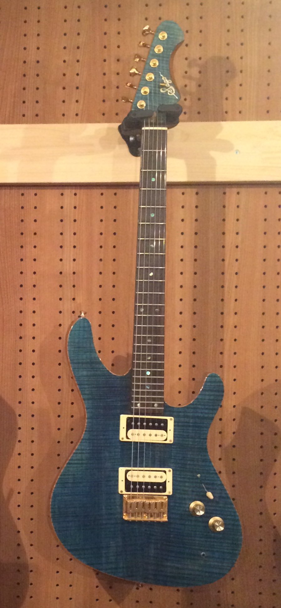 Yochi 僕の青いギターかっこいい選手権 Ibanez Sago New Material Guitars Talbo T Co Qcmeqwjudv Twitter