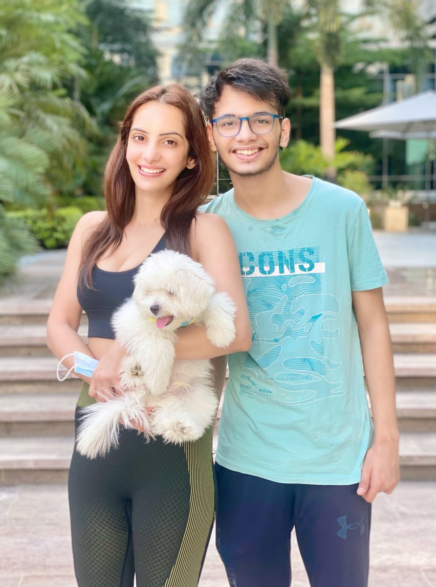 AnchorPiya's tweet photo. Here For Three Nights With My Boys… #familytime #staycation #longdue #vacaymode #indtagrampost #lifestyle #5starproperty @andazdelhi #petlove #myboys @bhavik_sharma1 #maltese #dog @doodlemaltese #familygoals #familyfirst #lovethem https://t.co/QW9vKWvhQv