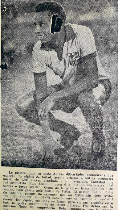 AntonioUbilla1's tweet photo. Lucio Calonga, zaguero paraguayo del CS Emelec, reforzando a Barcelona SC en amistoso ante AC Milan en 1966 #Calonga #Barcelona #FigurasFutbolEcuatoriano #ExtranjerosenFutbolEcuatoriano https://t.co/U75vJi9fZ7