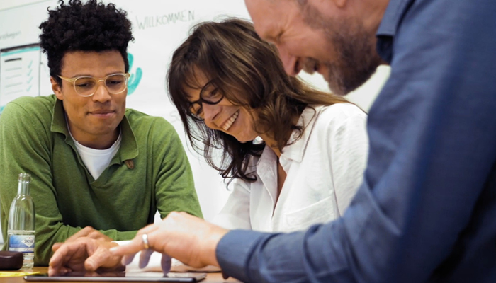 PcTdigital's tweet photo. Co-Creation – was ist das eigentlich?
Ein Co-Creation-Prozess bedeutet für uns, auf dem Weg zur passenden Software-Lösung gemeinsam die Segel zu setzen und alle am Projekt Beteiligten von Anfang an einzubinden. Mehr dazu findet ihr auf https://t.co/ddexGq2I7c😊🤝💪

#cocreation https://t.co/Agd6tDpvnm