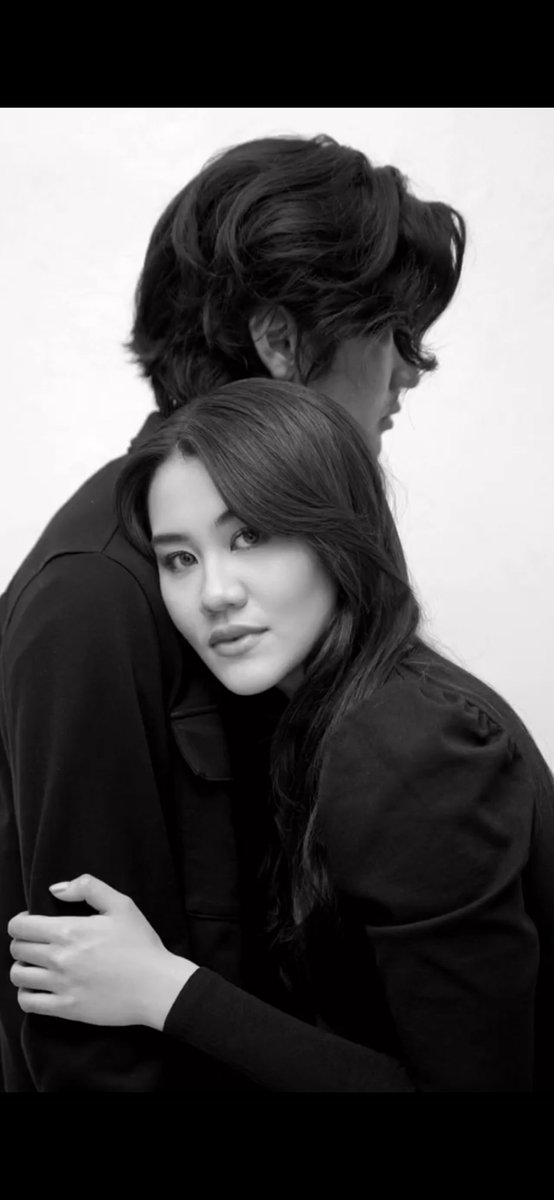 Udah gabisaaa berkata² lagi soal lagu duet Aaliyah Anrez 😭
Besok banget nih gasabar mau dengerin buat nemenin ngerjain tugas dan pas lagi overthinking 😭😭
#TAKSEARAHDUET 

Setelah ini kita pindah lapak ke <a href="/AncaMommy/">Mommy.caesa</a> yaaa