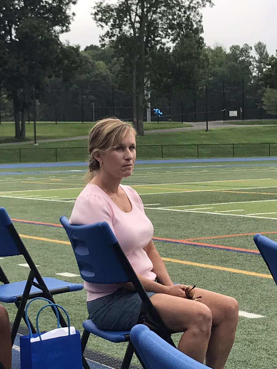 Congratulations to Ms. Hough on 25 years🎉 <a href="/JMWiener/">Joseph Wiener</a> <a href="/CCSD_HPE/">Chappaqua CSD_Physical Education and Health</a> <a href="/BellMSPhysEd/">Bell MS Physical Education</a>