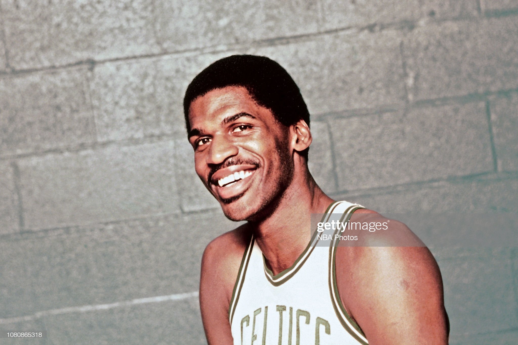 Happy 68th birthday to one of my favorite players of all time, the Chief, Robert Parish 