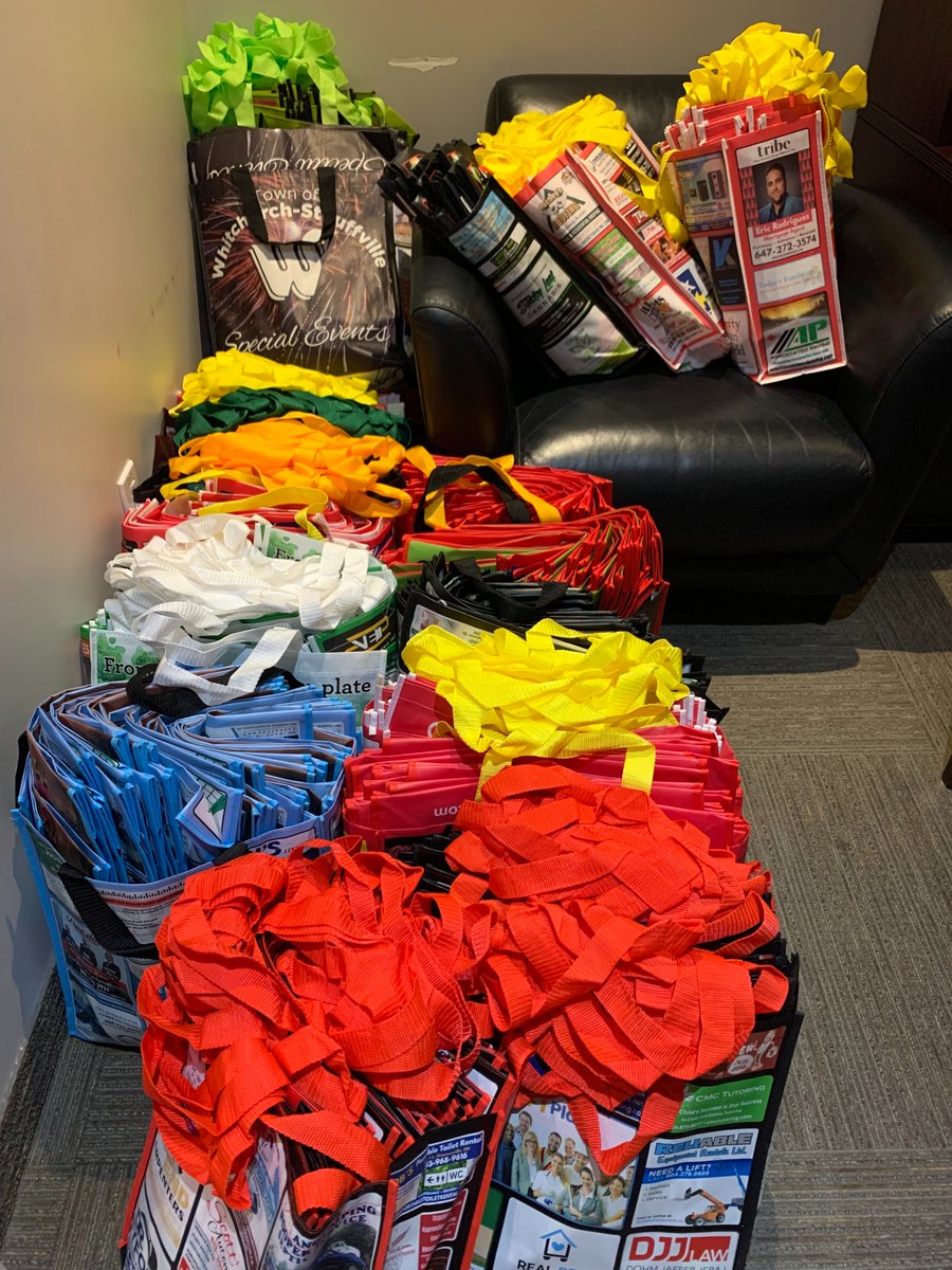 It's sample send-out day in Newmarket today!

#TheMARCgroup #turtletotebag #bagvertising #canada
