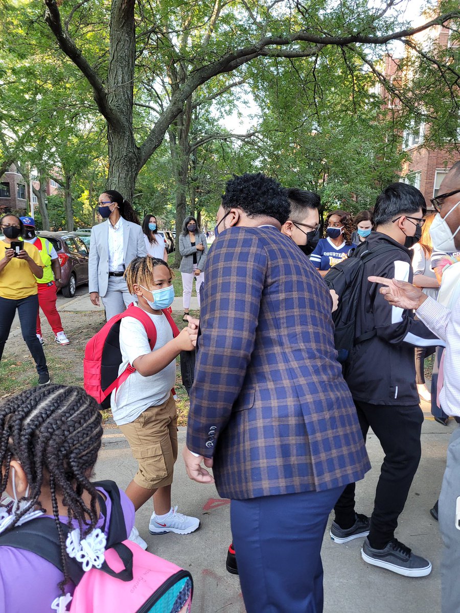 BridgetLeeChi's tweet photo. And we’re back! @docswin @ChiPubSchools https://t.co/8DCkLqoKFw