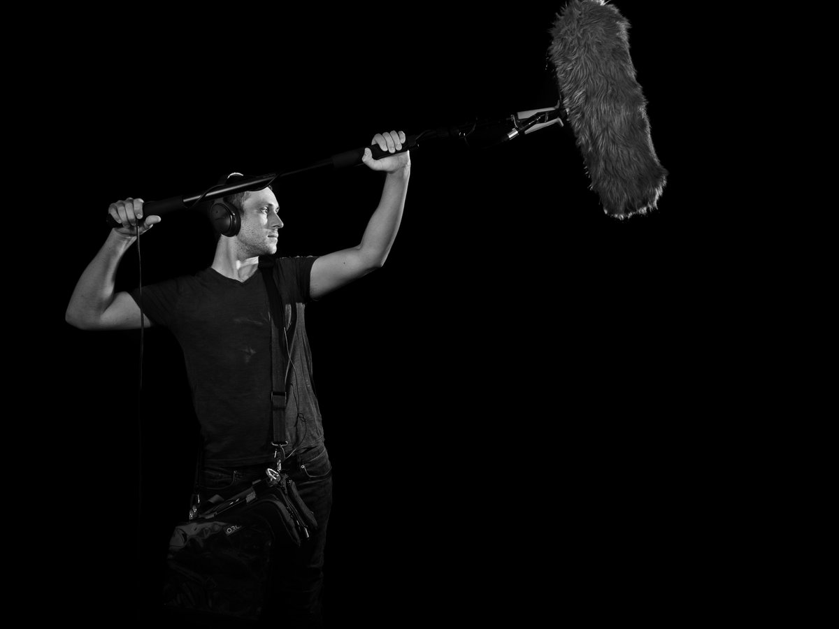 EstelleLems's tweet photo. Faites de votre #film une œuvre où le son sera aussi important que l'image

Photo:
Création: @EstelleLems 
Photographe: Théo Maillard
Modèle: Kévin Moreau 

#prod #sound #ingéson #mixeur #cinéma #producter #scénariste #réalisatrice #filmmaking #director #estellelems #Director https://t.co/0ZD6Ucgozv