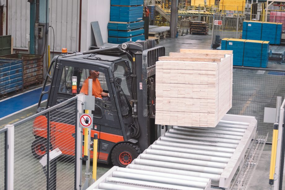 LANA no cesa en su modernización y desarrollo, de la mano de su partner tecnológico, <a href="/MaesmaSL/">Maquinaria Especial Para La Madera - MAESMA S.L.</a>  bit.ly/3kAICBp