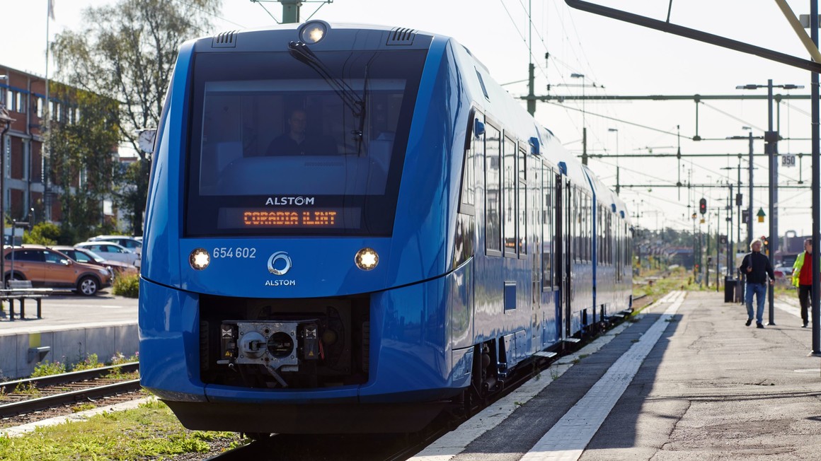 Alstom pioneers #hydrogenmobility for #rail to forge a #sustainable future for transportation in the #MiddleEast and #NorthAfrica. Tackling #climatechange and reducing greenhouse gas emissions requires a holistic review of how we live and travel. ow.ly/QSxL50G0IHj