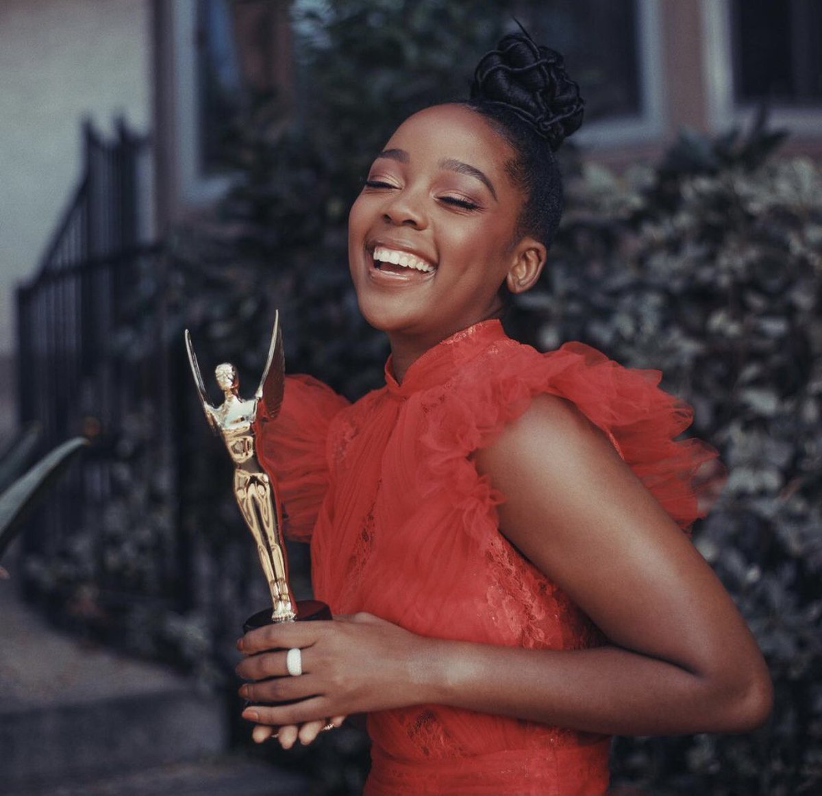 atcorpglobal's tweet photo. #BLACKGIRLREGALITY
Congratulations @ThusoMbedu on your @HCAcritics TV Breakout Star Award ! ♥️
#HCATVAwards #TheUndergroundRailroad #AmazonPrime #AtCorp 🌍 https://t.co/u9Gly8DOFG