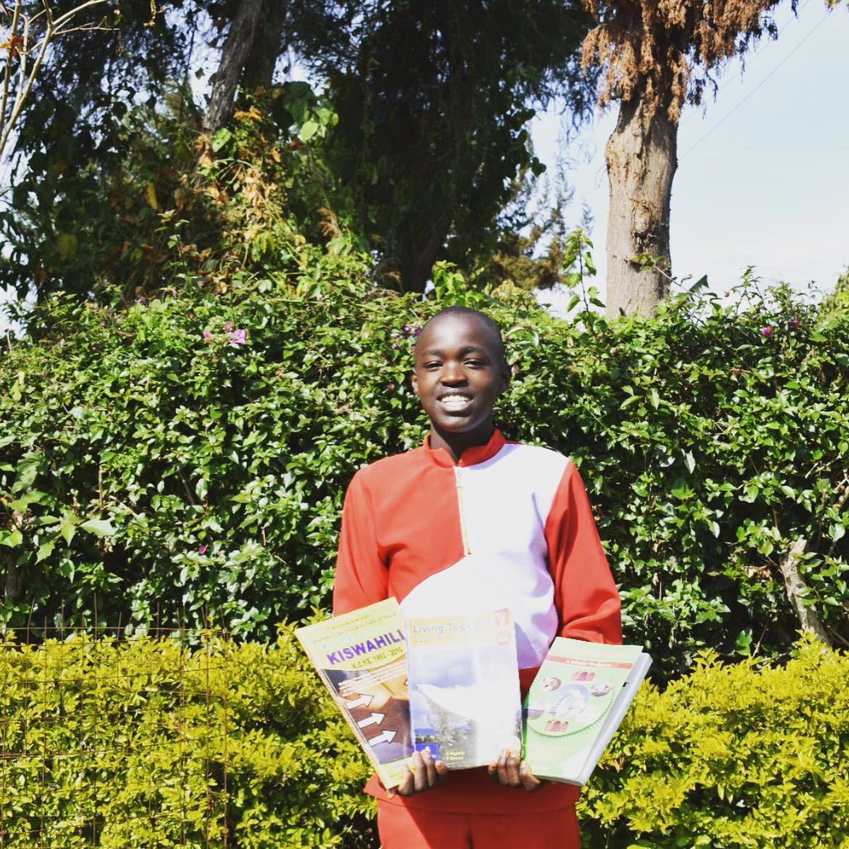 Loah_Org's tweet photo. @textbookcentre , Once again thank you for your generous donations. Some of our candidate mentees have revision books for their upcoming exams.
#gratitude
#booksdrive
#sdg4 https://t.co/L5xutrjhi4