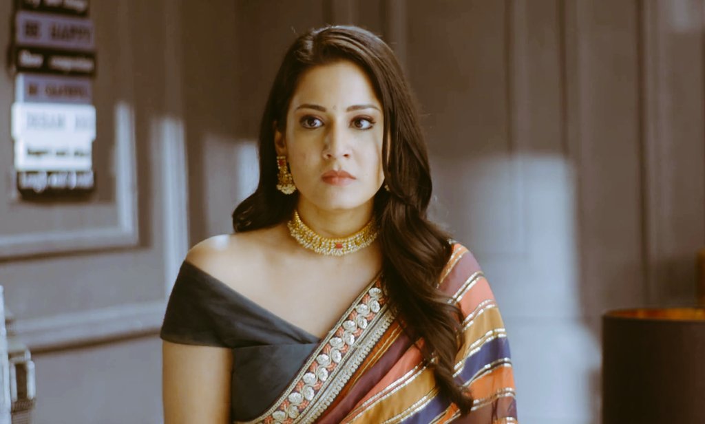 _focusing__on's tweet photo. 🤣🤣Mood swings be like....

#AditiRathore #Charmi😈
#AapkiNazronNeSamjha https://t.co/ExNtJNrrl1