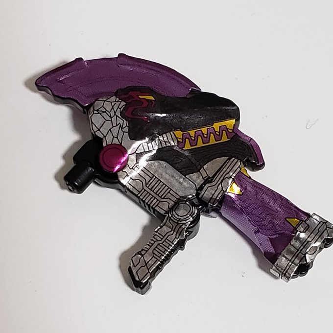 メダガブリュー全シールは無茶だって…
汚くなっちゃった😐 