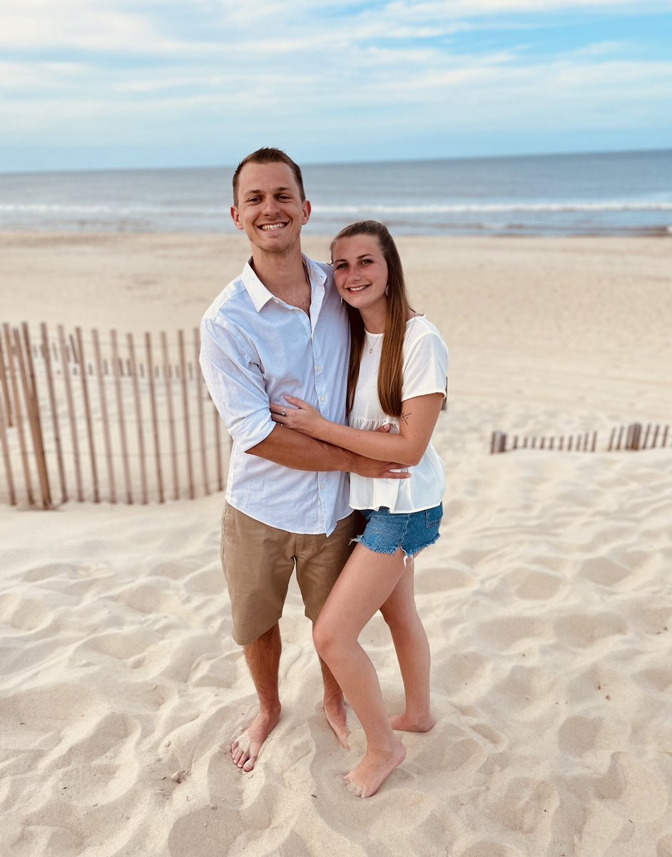 Happy #NationalBeachDay! We love to take every opportunity we have to spend at the beach! What's your favorite beach?
.
.
.
#cmg #vacation #beachday