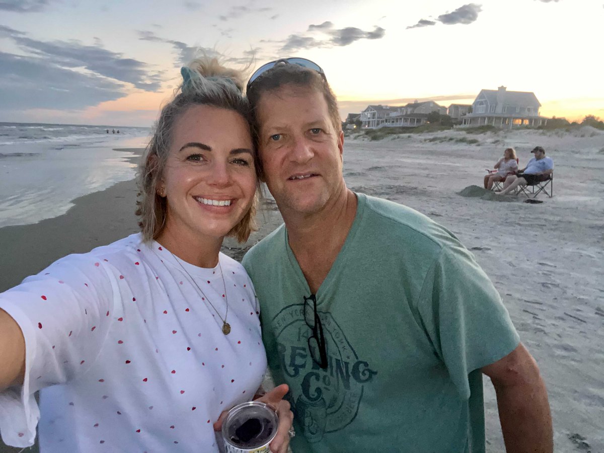 CreativeMktGrp's tweet photo. Happy #NationalBeachDay! We love to take every opportunity we have to spend at the beach! What's your favorite beach?
.
.
.
#cmg #vacation #beachday https://t.co/lcfpyi6lS9