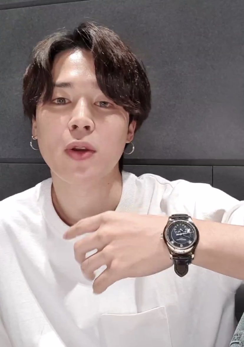 cestlavie_90💜⁷ on X: Jimin's watch ⌚ PATEK PHILIPPE ANNUAL CALENDAR, MOON  PHASE 5205G $52,900 RM 214,900 @BTS_twt  / X