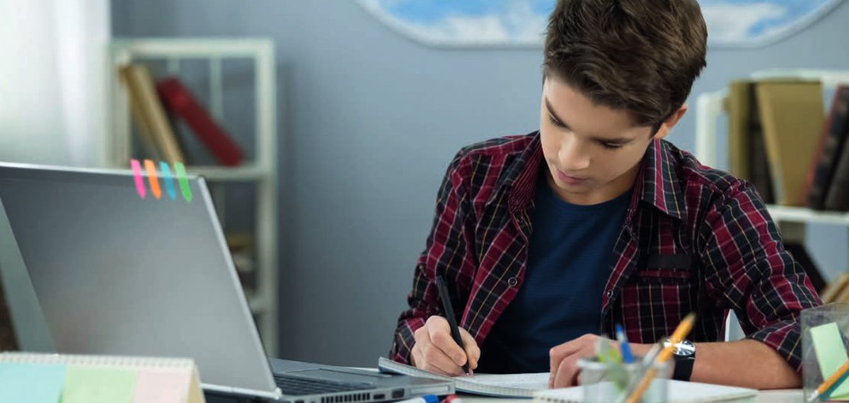 OCDE_fr's tweet photo. Les pays enregistrant des résultats plus faibles au #PISA de l’#OCDE sont plus susceptibles d’avoir fermé leurs #établissements scolaires 🚸🎒 pendant une période plus longue en 2️⃣0️⃣2️⃣0️⃣.

🔎 En savoir plus 👇
https://t.co/RqHTKPwV5b @OECDEduSkills https://t.co/utga7j6Z6U