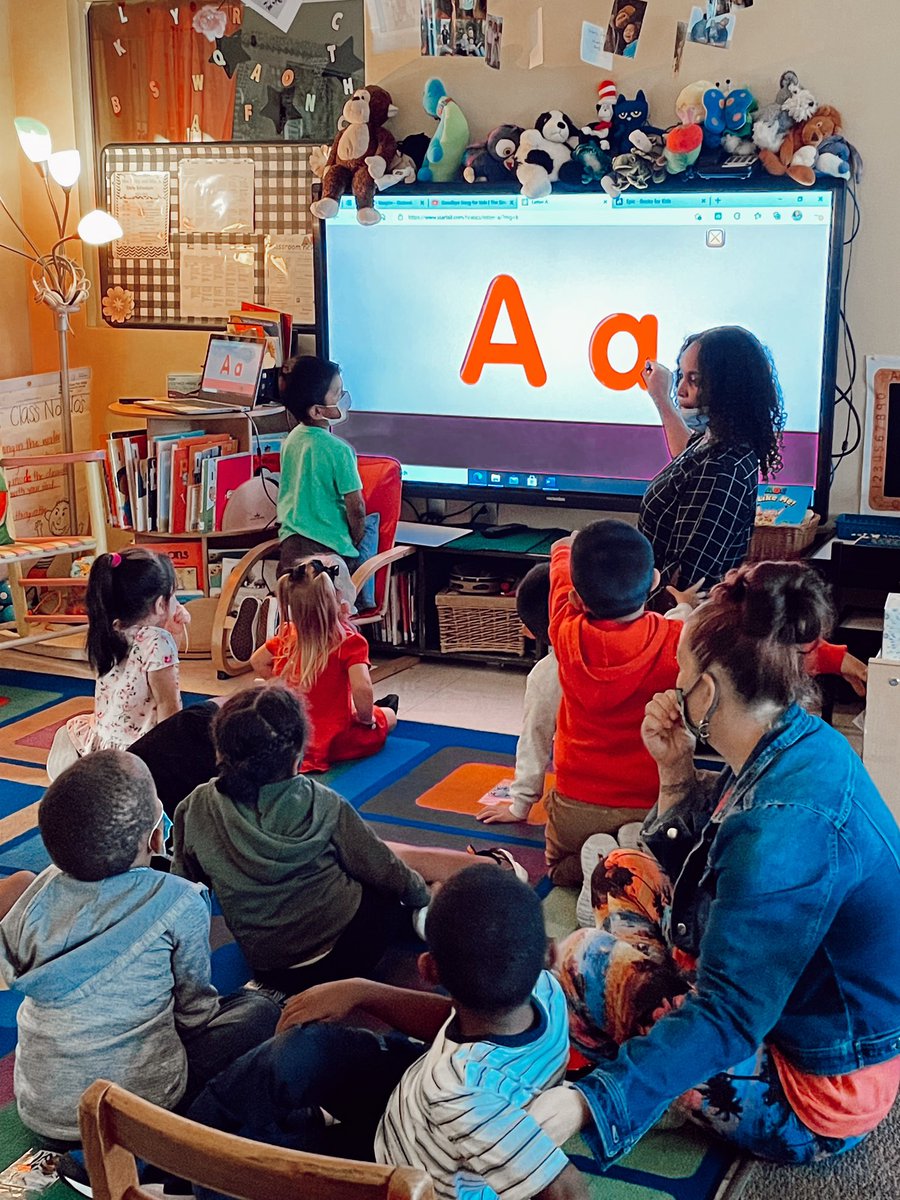 RCPS_EarlyLearn's tweet image. Letter Aa review
#learningthealphabet #letteraisforapple #letteraisforalligator
