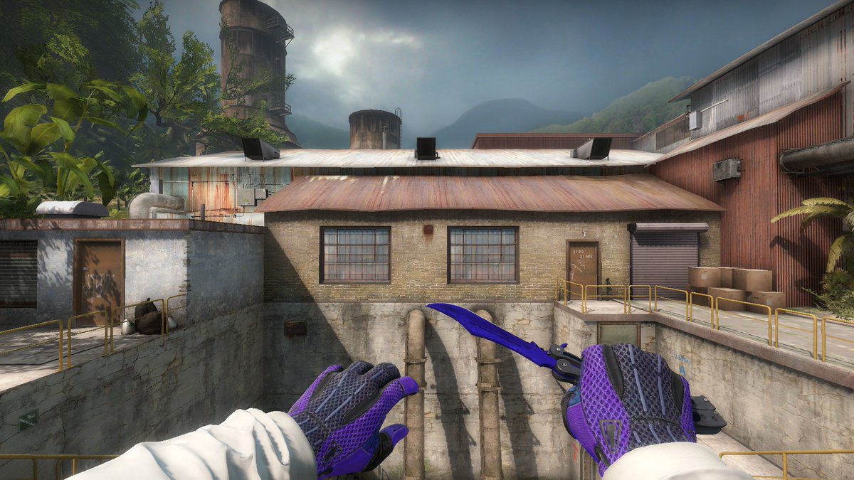maffincsgo's tweet image. Finally got a green pair of gloves to match the emerald. I now have all 3 doppler gems with matching gloves😍
