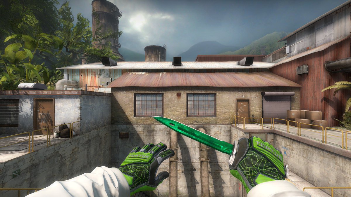 maffincsgo's tweet image. Finally got a green pair of gloves to match the emerald. I now have all 3 doppler gems with matching gloves😍
