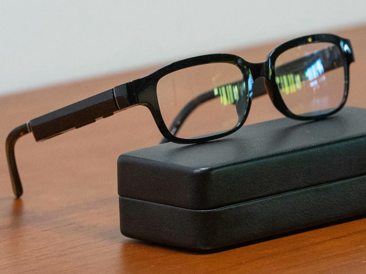 Tiny Lasers Could Finally Bring Us Really Smart AR Glasses - Article highlighting The LaSAR Alliance written by IEEE Spectrum's The Institute! 
bit.ly/3jsHL6v