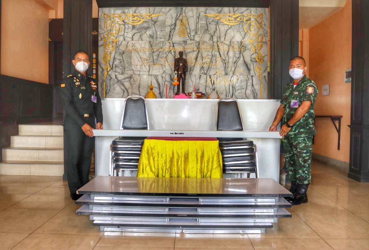 Howitzerbatt102's tweet photo. “มอบสิ่งอุปกรณ์ มอบกำลังใจในการทำงาน”
พ.ท.จักร วาทกิจ ผบ.ป.2 พัน.102 รอ.ได้มอบสิ่งอุปกรณ์จัดหา ดังนี้
1. จอรับภาพโปรเจคเตอร์
2. กระดานไวท์บอร์ด
3. โต๊ะ จำนวน 4 ตัว
4. เก้าอี้ จำนวน 10 ตัว
เพื่อสำหรับใช้ในการจัดการเรียนการสอนของหน่อย(Unit School) และเพิ่มประสิทธิภาพการปฏิบัติงาน https://t.co/RyyYPyAwy5