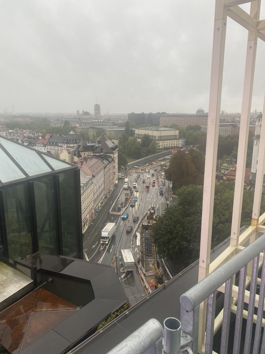 Ich hoffe, ihr seid heute früh alle wohlbehalten aufgewacht, denn ich hab als #tuermer auf dem #gasteig über die Stadt gewacht. Ein tolles Projekt mit spannenden neuen Perspektiven und Zeit auch in sich hineinzuschauen. #tuermermuenchen #muenchen #muenchenliebe #münchen