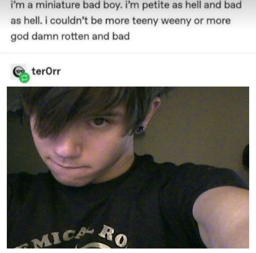 Happy birthday ryan ross pls come back  