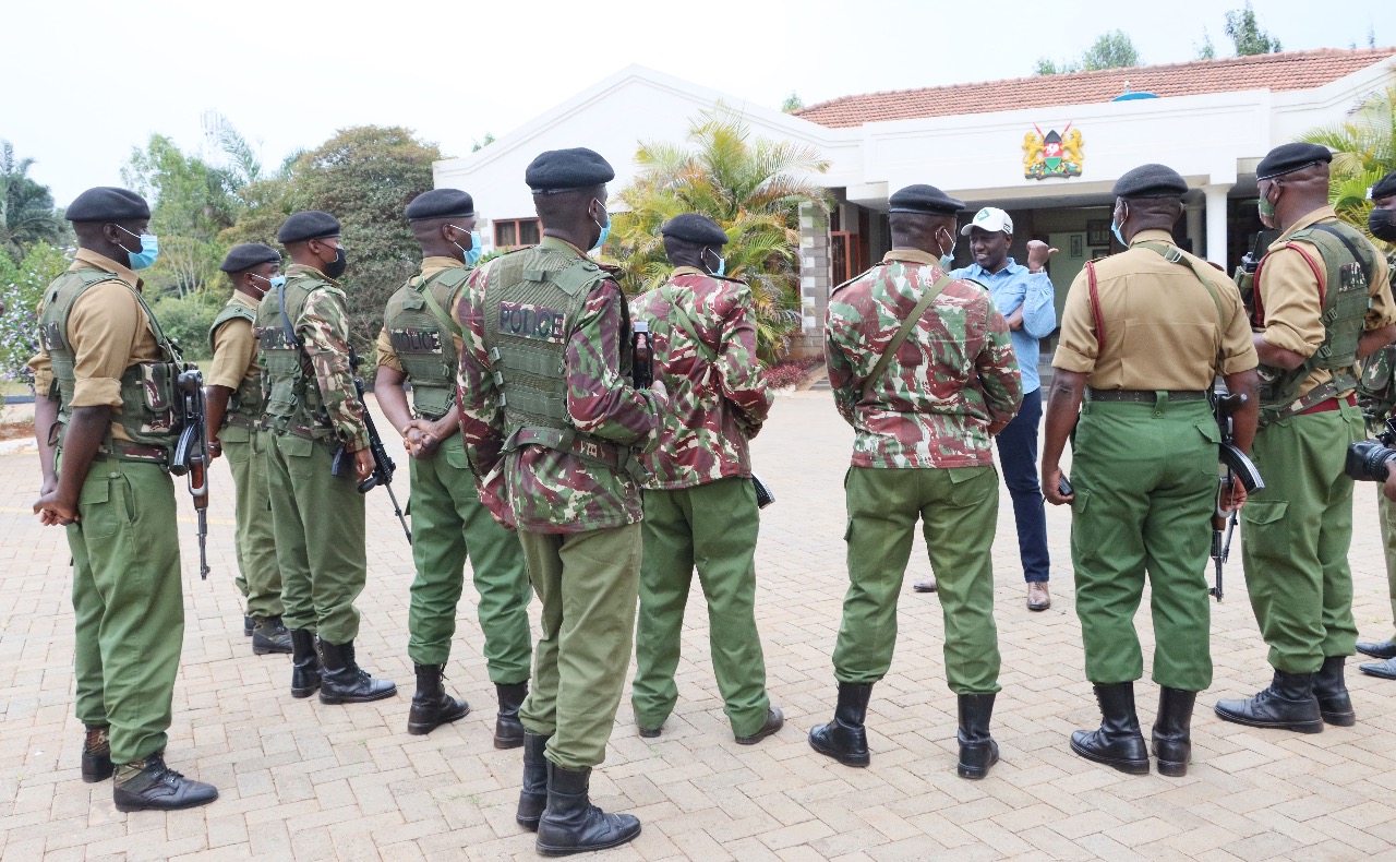 William Samoei Ruto Phd On Twitter Sharing A Cup Of Tea With The New Security Team As I Welcome Them To The Official Residence Of The Deputy President