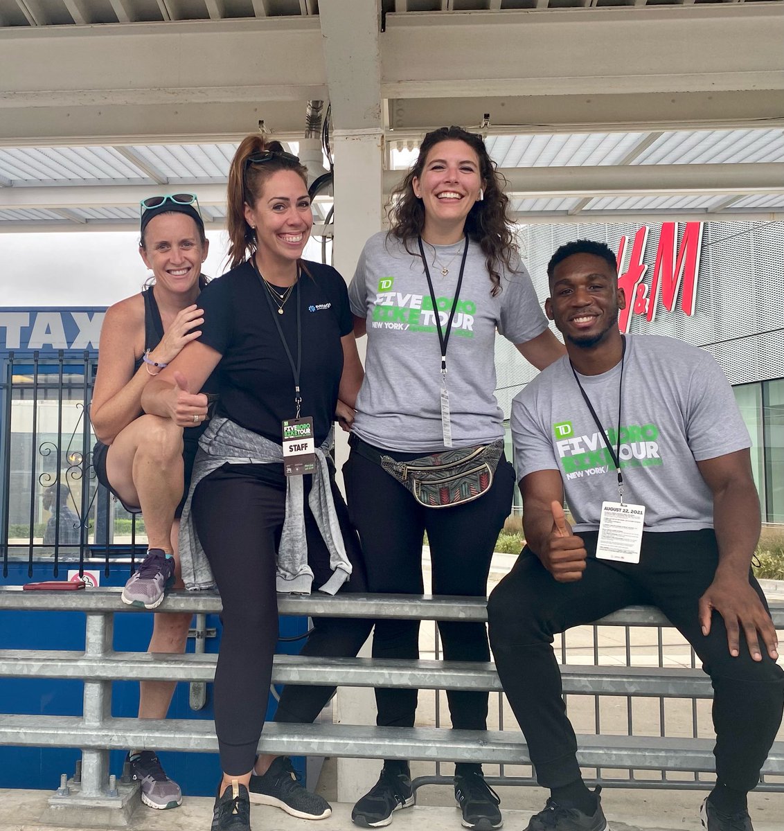 Eventage's tweet photo. 5 boroughs, 55 eTeam and thousands of cyclists taking over the streets of New York City - that’s a wrap on the @bikenewyork York TD Five Boro Bike Tour! https://t.co/IECfcCsa4R