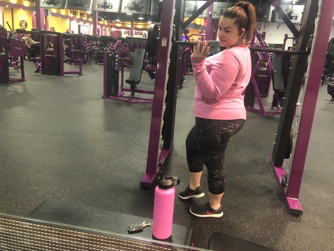 Happy Monday https://t.co/6Yhi1Gmq69