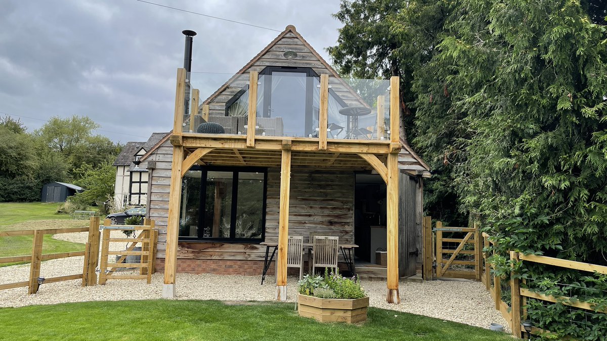 OurTravels2's tweet photo. Would thoroughly recommend this place. Beautiful accommodation @Airbnb_uk Well worth a visit. #orchardbarnscotswolds #cotswolds https://t.co/l8WLqapuma