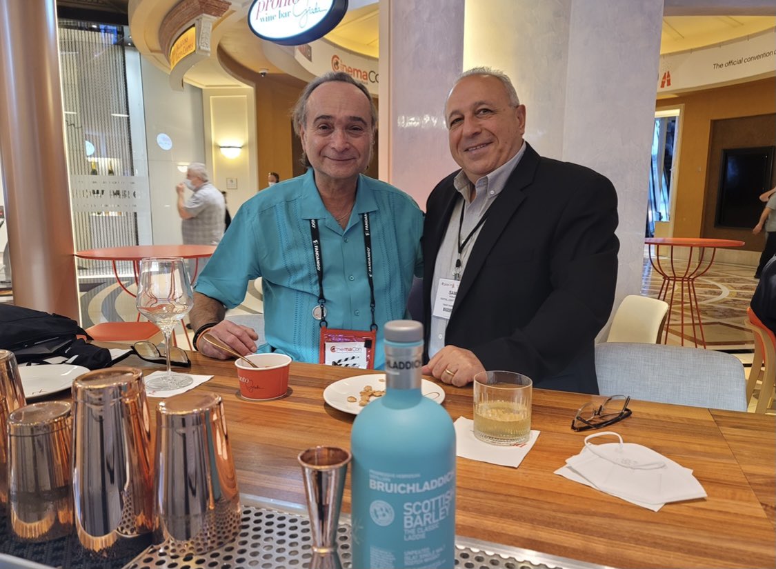 DLightSources's tweet photo. @CinemaCon was much needed and timely! Reuniting with industry friends: priceless! 🙏🏼
#CinemaCon2021 #LasVegas #tradeshow #Cinema #themovies #movietheaters #reunion #entrepreneur #innovation #Entertainment #thebigscreenisback #digitallightsources https://t.co/9BtpOW5Pdp