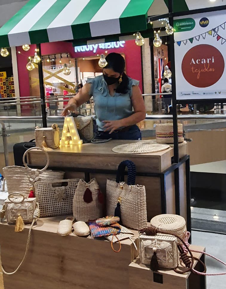 daniellaheab's tweet image. Empecé mi negocio gracias a unos cuantos trinos y ya voy en mi primera feria. No me digan que en Twitter todo es negativo porque no lo creeré.