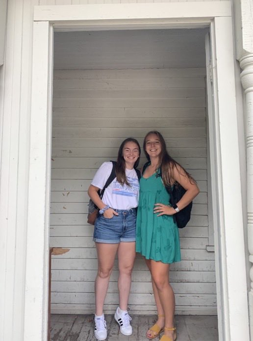 mtuwsoc's tweet photo. More first day pics! Some are going into the 16th grade 😀 #Huskies https://t.co/GaBlfo9feJ
