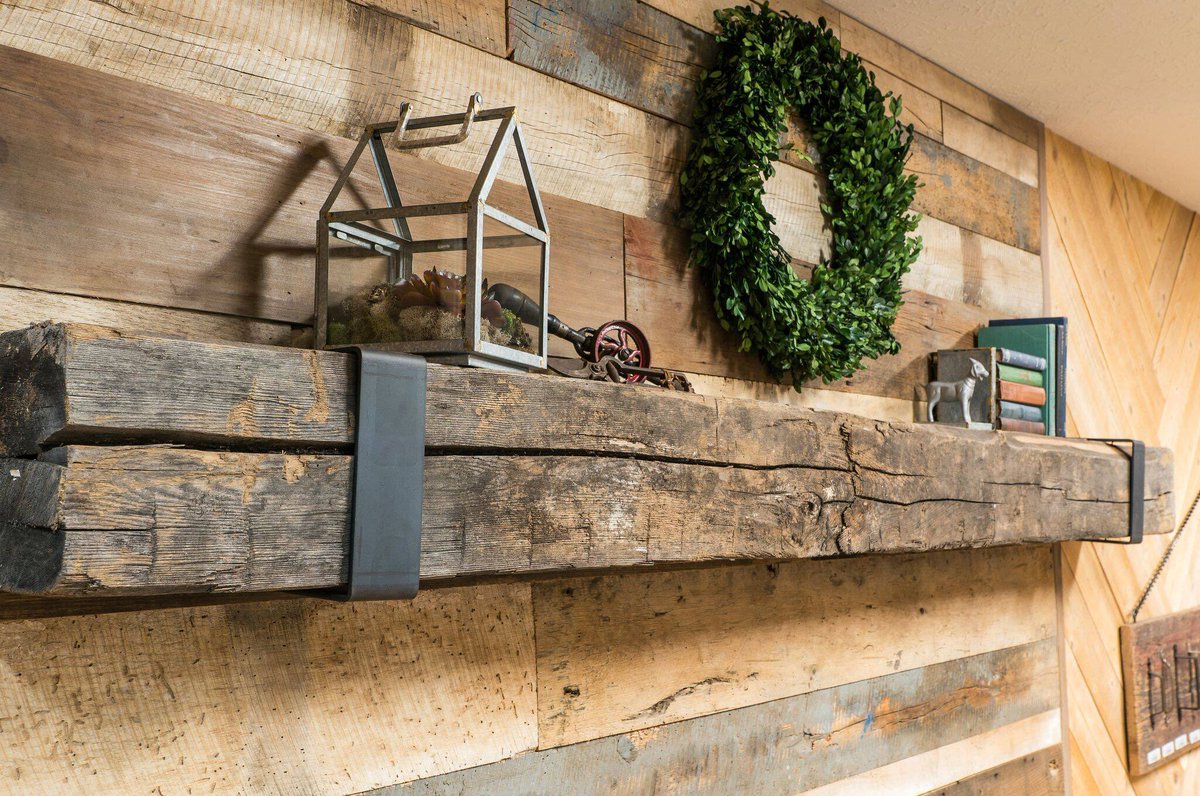 ReclaimedBarnOH's tweet photo. The holidays are approaching fast! Is your home ready yet? A reclaimed wood mantel will create a warm and cozy feeling for your family during the festive months.
#reclaimedbarn #reclaimedwood #mantel #holidaymood https://t.co/NPbjyo3Cf1
