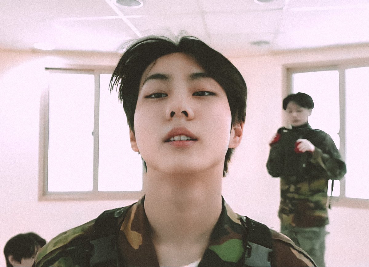 filmenhyjw's tweet photo. [𝘣𝘦𝘩𝘪𝘯𝘥]
how can he look so prettyyy??😫💓

@ENHYPEN_members #JUNGWON #정원 #EN_OCLOCK_EP12 https://t.co/hJJBtJvgJn