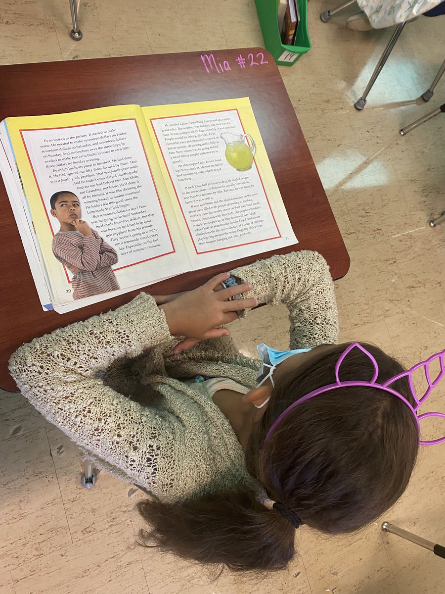 zumprogress's tweet photo. Third Grade ELA, reading on of our favorites - The Lemonade War! Digging into character traits and analysis with this text. #PSEsoars #MissionPossible #ProgressingEveryDay https://t.co/yjDLz34fzQ
