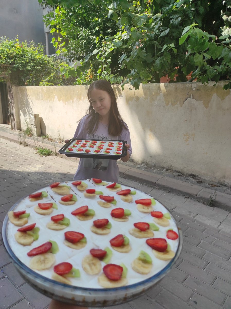 Niloyla bişiyler yaptık😁🙈🍓